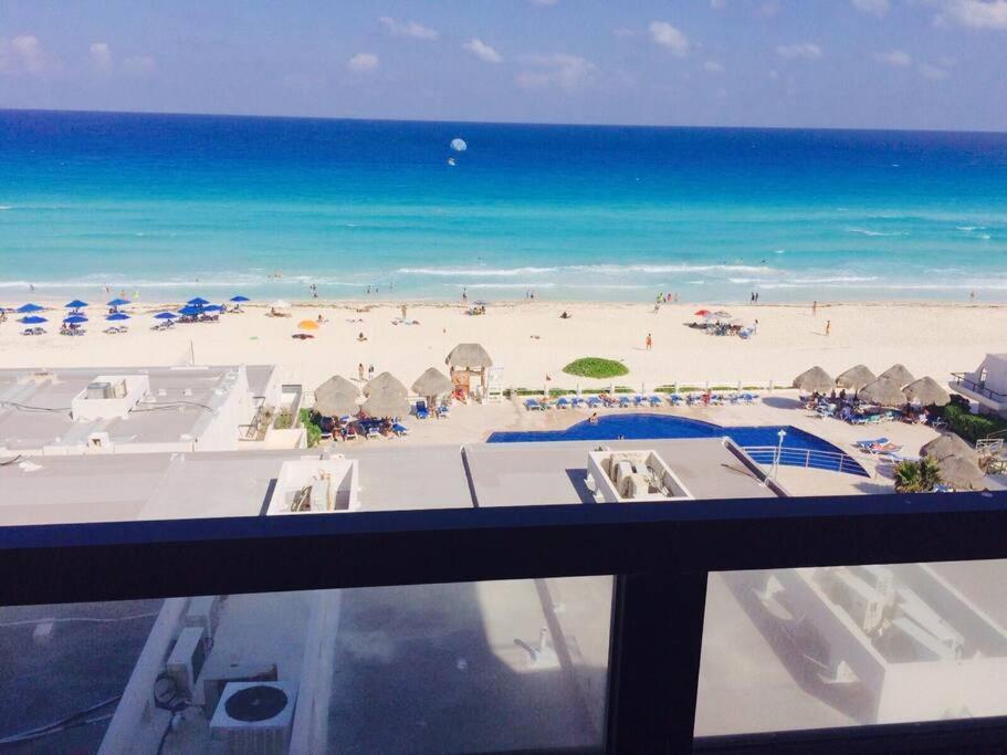 Amazing Beachfront Apartment Cancún Eksteriør bilde