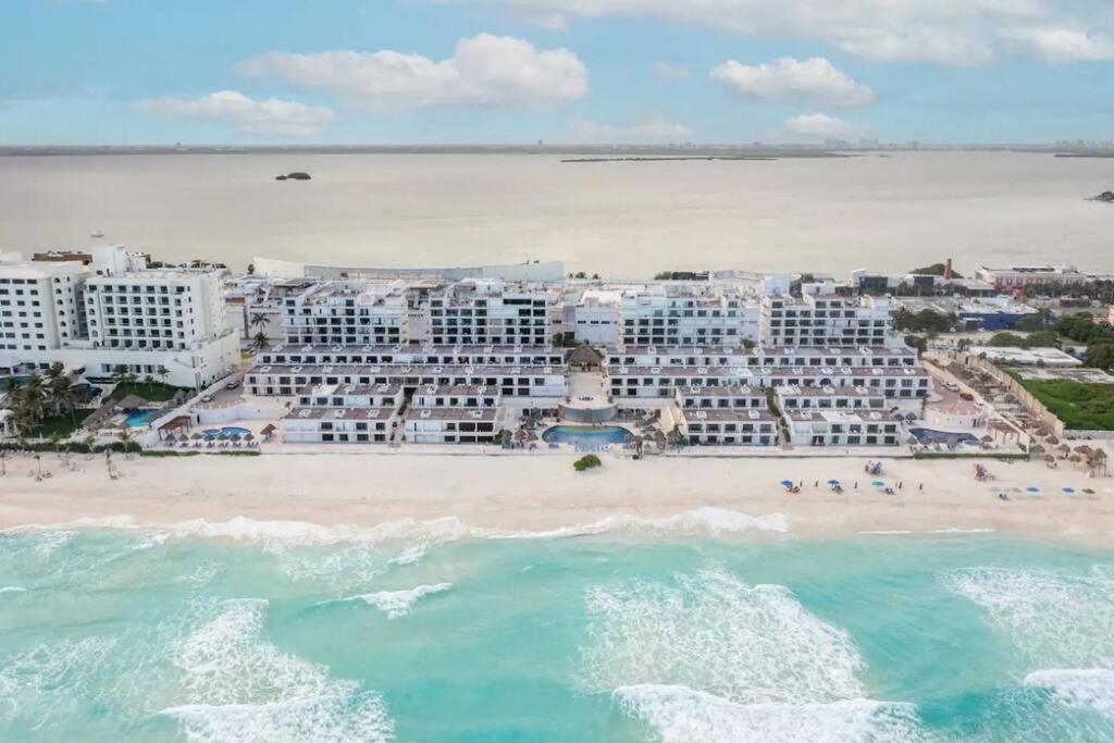 Amazing Beachfront Apartment Cancún Eksteriør bilde