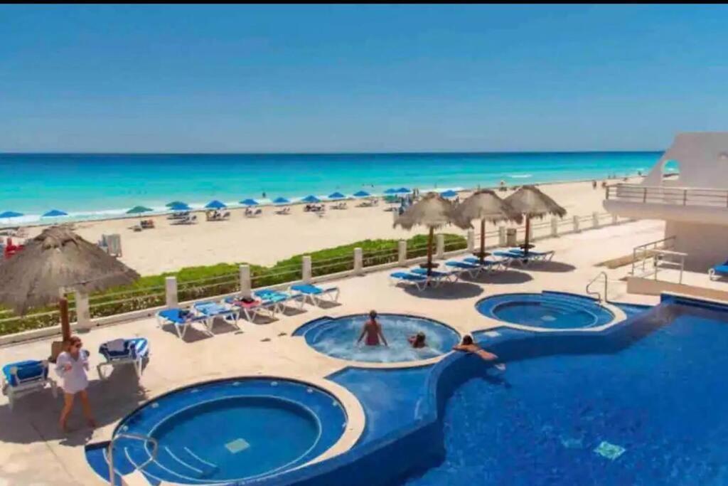Amazing Beachfront Apartment Cancún Eksteriør bilde